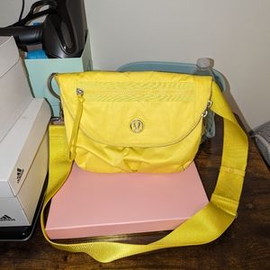 Lululemon festival bag